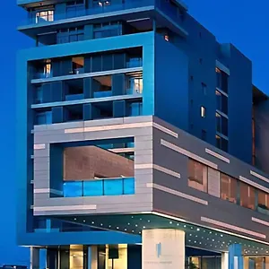 the-residences-crystal-towers.hotels-capetown.com/