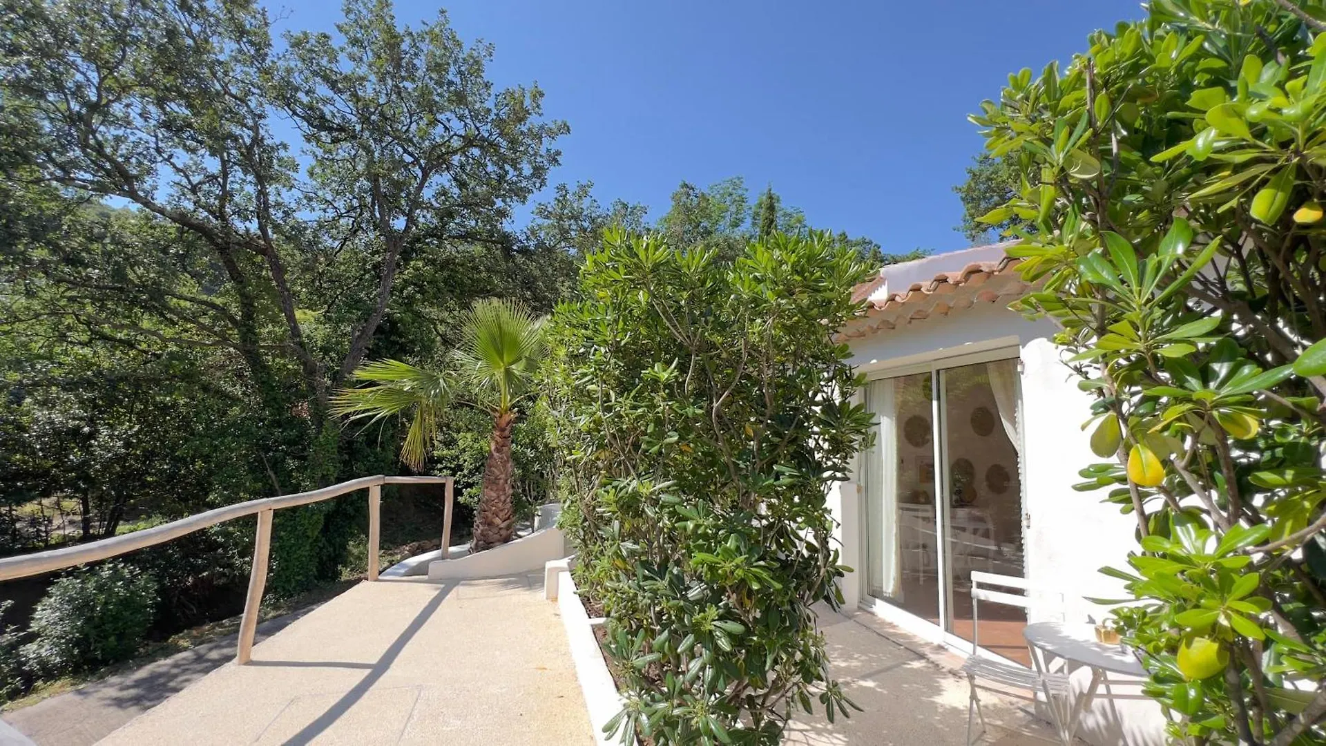 B&B Maison Gigi La Garde-Freinet Bed & Breakfast
