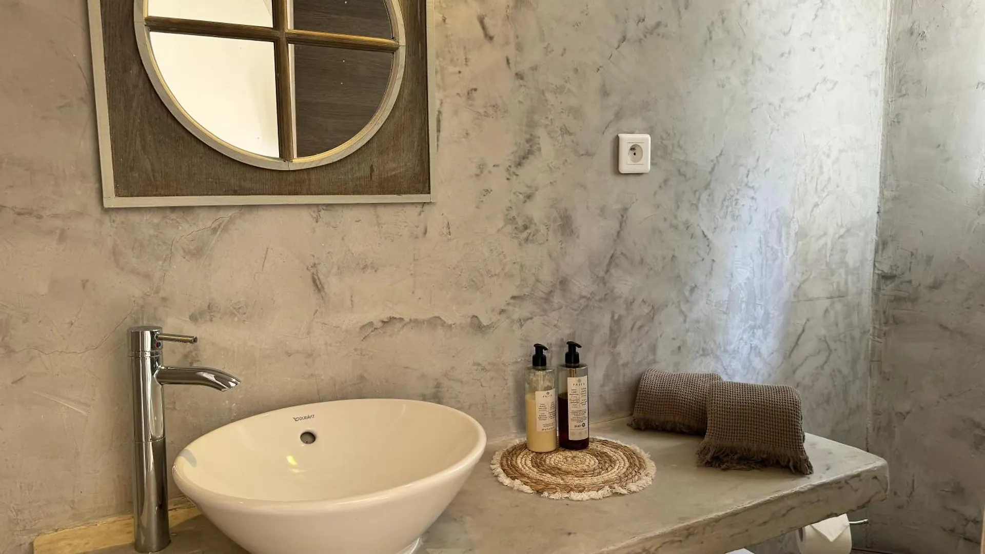 B&B Maison Gigi 拉加尔代弗雷纳 法国